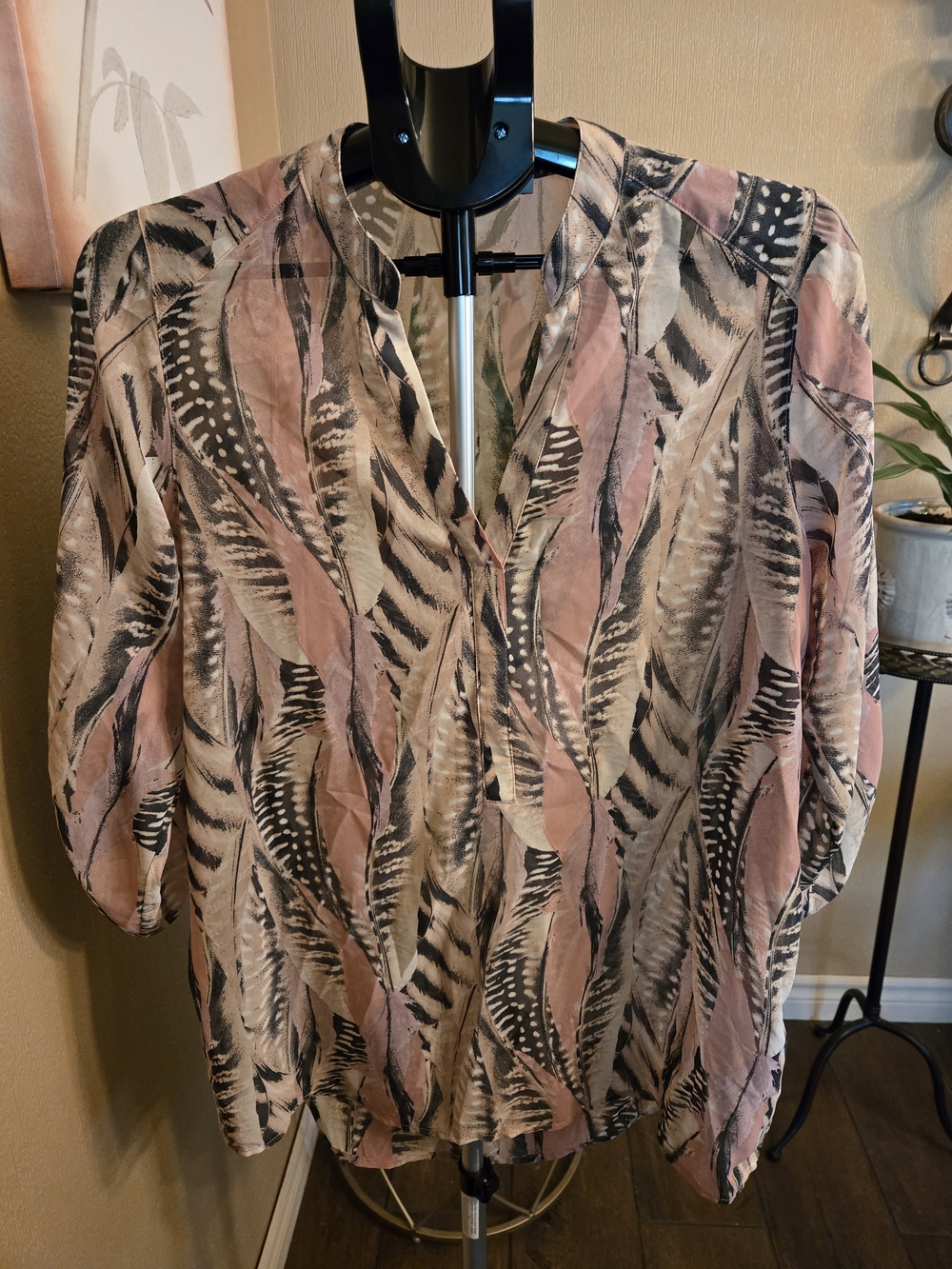 NWOT Feather Print V-Neck Blouse in Blush, Black and Cream